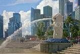 SINGAPORE, Merlion statue and skyline, SIN427JPL