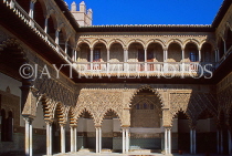 SPAIN, Andalucia, SEVILLE, Royal Alcazar Palace, Moorish archways, courtyard, SPN772JPL