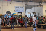SRI LANKA, Colombo, Fort Railway Station, platform crowds, SLK5314JPL