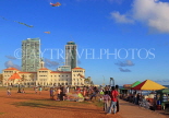 SRI LANKA, Colombo, Galle Face Green, evening crowds, and kites flying, SLK5232JPL