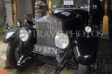 SRI LANKA, Colombo, Gangaramaya temple, old Rolls Royce car, SLK5336JPL