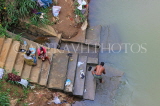 SRI LANKA, Gampola, Mahaweli Ganga (river), man washing by the river banks, SLK4155JPL