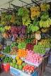 SRI LANKA, Kandy, Kandy Central Market, fruit stalls, SLK4014JPL