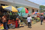 SRI LANKA, Kandy, Kandy Central Market, fruit stalls, SLK4019JPL