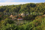 SRI LANKA, Kandy, Kandy Lake and Temple (Dalada Maligawa), SLK2481JPL