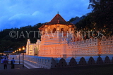 SRI LANKA, Kandy, Temple of the Tooth (Dalada Maligawa), illuminated at night, SLK3355JPL