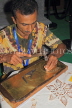 SRI LANKA, Kandy, crafts, metal, brass worker, SLK5106JPL