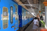 SRI LANKA, Kandy, railway station, train at platform, SLK3678JPL