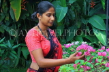 SRI LANKA, Kandy, woman in traditional Kandyan dress, SLK3001JPL
