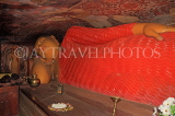 SRI LANKA, Kandy area, Degaldoruwa Cave Temple, Shrine Room, reclining Buddha statue, SLK5797JPL