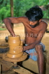 SRI LANKA, Kelaniya, potter working, SLK1810JPL