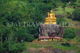 SRI LANKA, Matale, Aluvihara Temple site, hill top Buddha statue, SLK3022JPL
