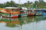 SRI LANKA, Negombo, fishing boats in Negombo Lagoon, SLK2624JPL