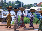 SRI LANKA, Negombo, fishwives with baskets on head, SLK170JPL