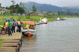 SRI LANKA, Nuwara Eliya, Gregory Lake, Lake Park and pleasure boats for hire, SLK4411JPL
