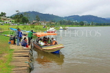 SRI LANKA, Nuwara Eliya, Gregory Lake, pleasure boat on lake cruise, SLK4404JPL