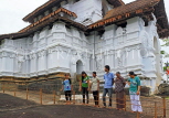 SRI LANKA, Pilimathalawa (nr Kandy), Lankatilaka Vihare, and visitors, SLK4120JPL