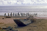 SRI LANKA, south coast, Beruwela, fishermen hauling in nets, SLK3280JPL
