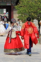 South Korea, SEOUL, Gyeongbokgung Palace, couple in Hanbok attire, SK371JPL