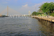 THAILAND, Bangkok, Chao Phraya River, and riverside walkway, THA3460JPL