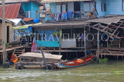 THAILAND, Bangkok, Chao Phraya River, residential houses on stilts, THA3507JPL