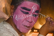 THAILAND, Bangkok, Chinese opera performer gets ready backstage, THA2189JPL