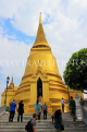 THAILAND, Bangkok, GRAND PALACE (Wat Phra Keo), golden Sri Rattana chedi, THA2377JPL