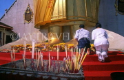THAILAND, Bangkok, Golden Buddha, people praying, THA1863JPL