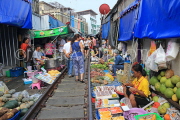 THAILAND, Bangkok, Maeklong Railway Market, THA2902JPL
