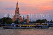 THAILAND, Bangkok, WAT ARUN (Temple of Dawn) at night & Chao Phraya River, THA3143JPL