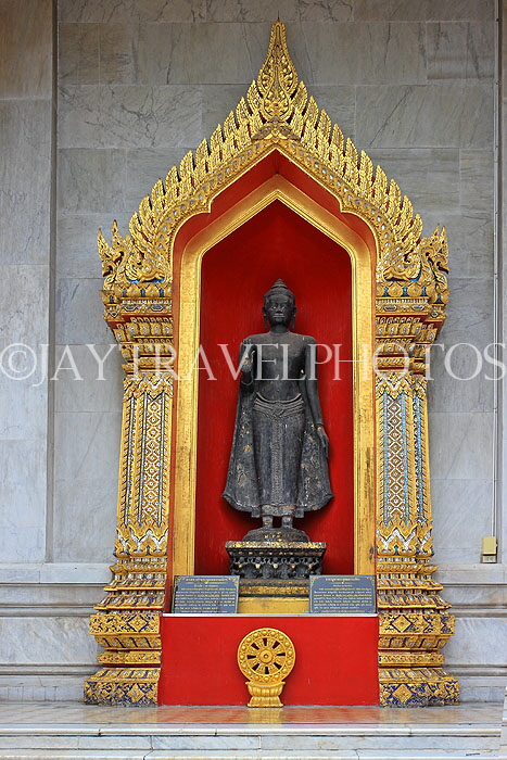 THAILAND, Bangkok, WAT BENCHAMABOPHIT, Lopburi style ancient Buddha statue, THA3073JPL