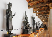 THAILAND, Bangkok, WAT BENCHAMABOPHIT, cloister with Buddha statues, THA3034JPL
