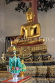 THAILAND, Bangkok, WAT PHO, seated Buddha statue in a shrine room, THA2841JPL