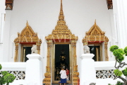THAILAND, Bangkok, WAT PHO, temple site, buildings, shrine room entrance, THA2858JPL