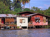 THAILAND, Bangkok, city Klongs (canals), canalside houses, THA644JPL