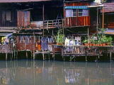 THAILAND, Bangkok, city Klongs (canals), canalside housing, THA1835JPL