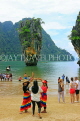 THAILAND, Phang Nga Bay, Khao Phing Kan (James Bond Island), Ko Ta Pu islet, tourists, THA4308JPL