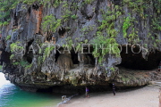 THAILAND, Phang Nga Bay, Khao Phing Kan (James Bond Island), limestone formations, THA4316JPL
