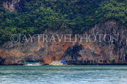 THAILAND, Phang Nga Bay, limestone islands, islet rock formations, tour boats, THA4250JPL
