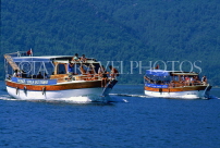 TURKEY, Dalyan Coast, Koycegiz Lake, tourists on boat trip, TUR80JPL