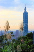 Taiwan, TAIPEI, Elephant Mountain, Taipei 101 building at dusk, TAW438JPL