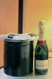 UAE, DUBAI, Madinat Jumeirah, Al Qasr Hotel, Champagne and ice in room, UAE538JPL
