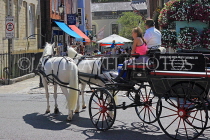 UK, Berkshire, WINDSOR, River thames, touring by horse drawn carriage, UK34288JPL