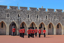 UK, Berkshire, Windsor, WINDSOR CASTLE, Changing Of The Guard ceremony, UK34250JPL