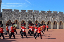 UK, Berkshire, Windsor, WINDSOR CASTLE, Changing Of The Guard ceremony, UK34251JPL