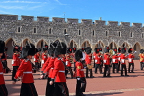 UK, Berkshire, Windsor, WINDSOR CASTLE, Changing Of The Guard ceremony, UK34252JPL