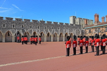 UK, Berkshire, Windsor, WINDSOR CASTLE, Changing Of The Guard ceremony, UK34254JPL
