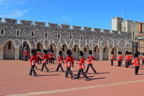 UK, Berkshire, Windsor, WINDSOR CASTLE, Changing Of The Guard ceremony, UK34258JPL