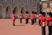 UK, Berkshire, Windsor, WINDSOR CASTLE, Changing Of The Guard ceremony, UK34266JPL