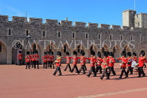 UK, Berkshire, Windsor, WINDSOR CASTLE, Changing Of The Guard ceremony, UK34267JPL